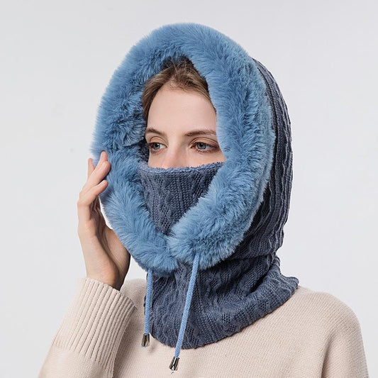 Warmer, flauschiger Kapuzenpullover mit Schal - Martina
