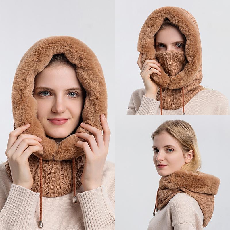 Warmer, flauschiger Kapuzenpullover mit Schal - Martina