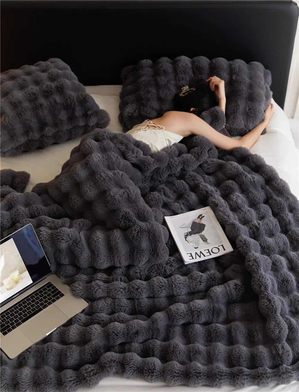 Cozy Cocoon – Ganzjahres-Kuscheldecke
