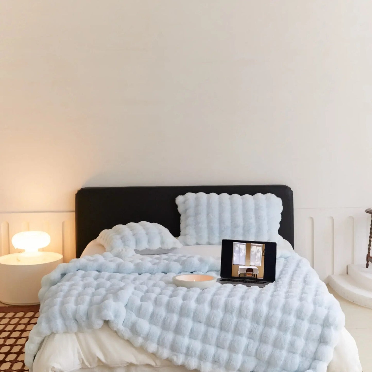 Cozy Cocoon – Ganzjahres-Kuscheldecke
