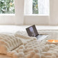 Cozy Cocoon – Ganzjahres-Kuscheldecke